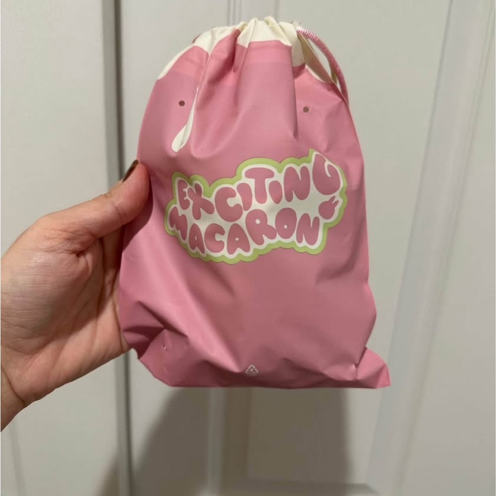 Authentic Labubu Macaron Toffee - Picture 3 of 3
